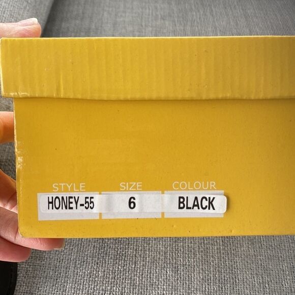 Ameta Honey Ankle Boots SZ 6 - Picture 8 of 8